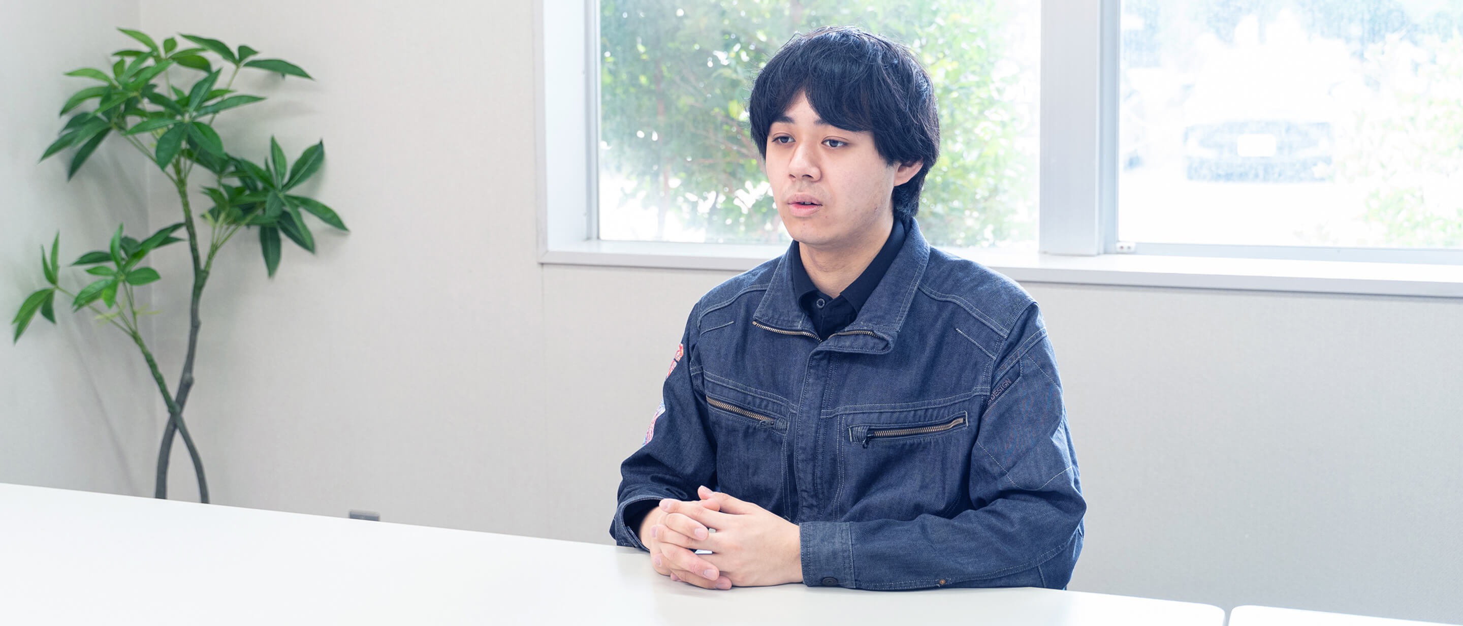 画像:働く仲間を知る／STORY04:ワイド写真