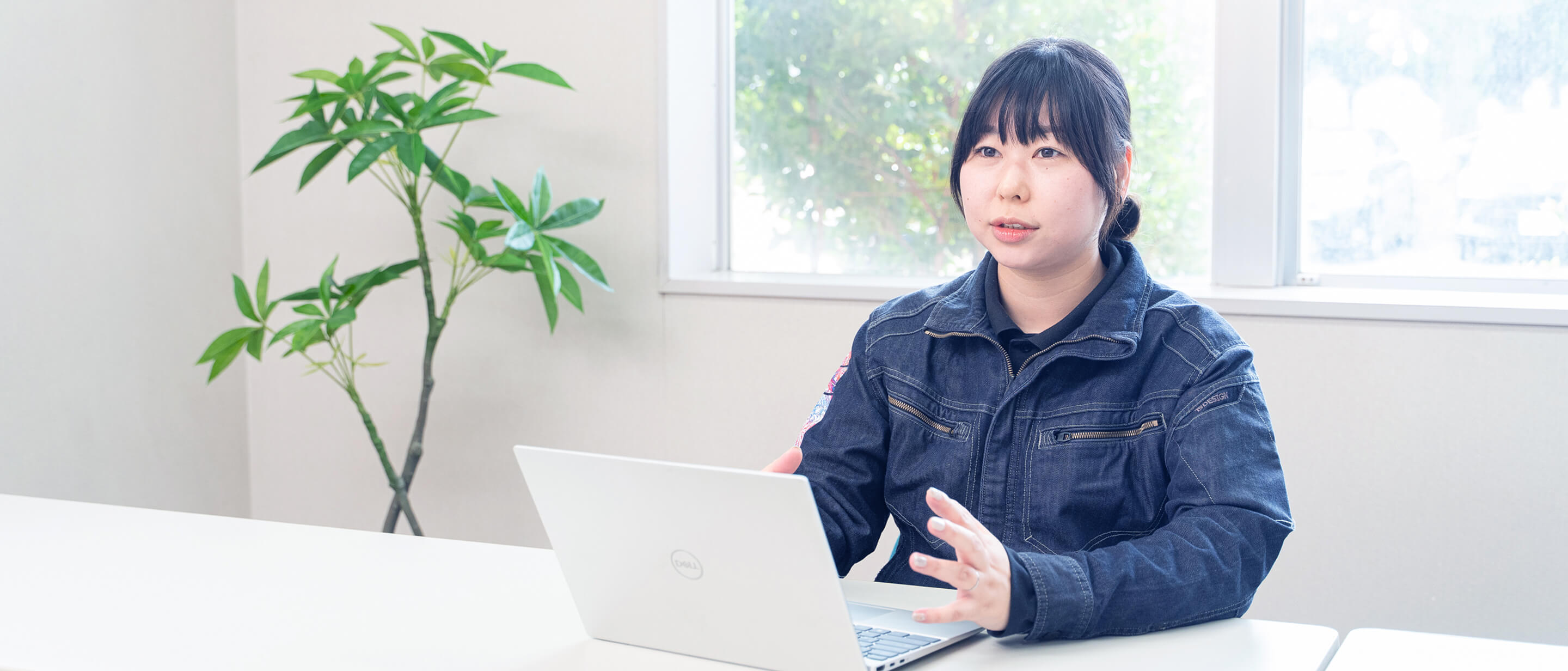 画像:働く仲間を知る／STORY05:ワイド写真